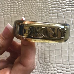 DKNY bracelet plexiglass